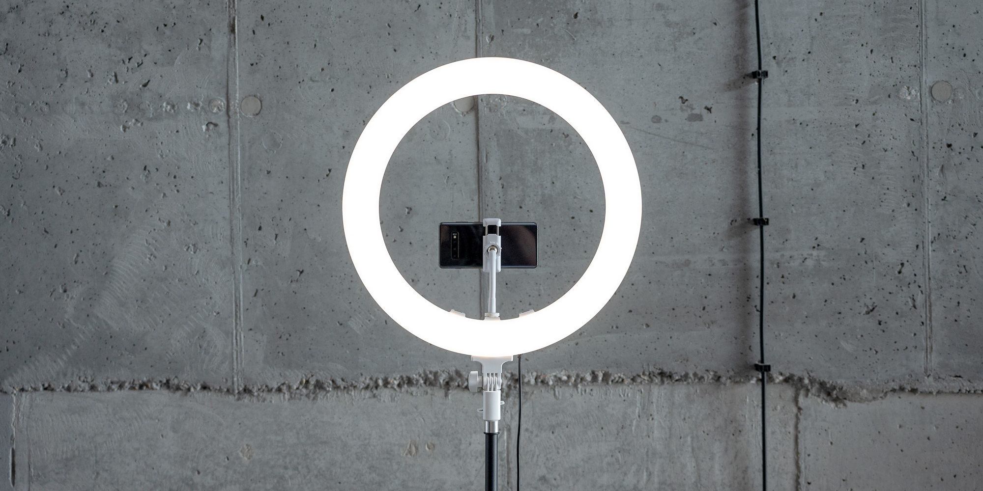 Grafika - Lampa pierścieniowa LED Newell RL-18A - WB (3200 K - 5500 K) - Arctic White_04